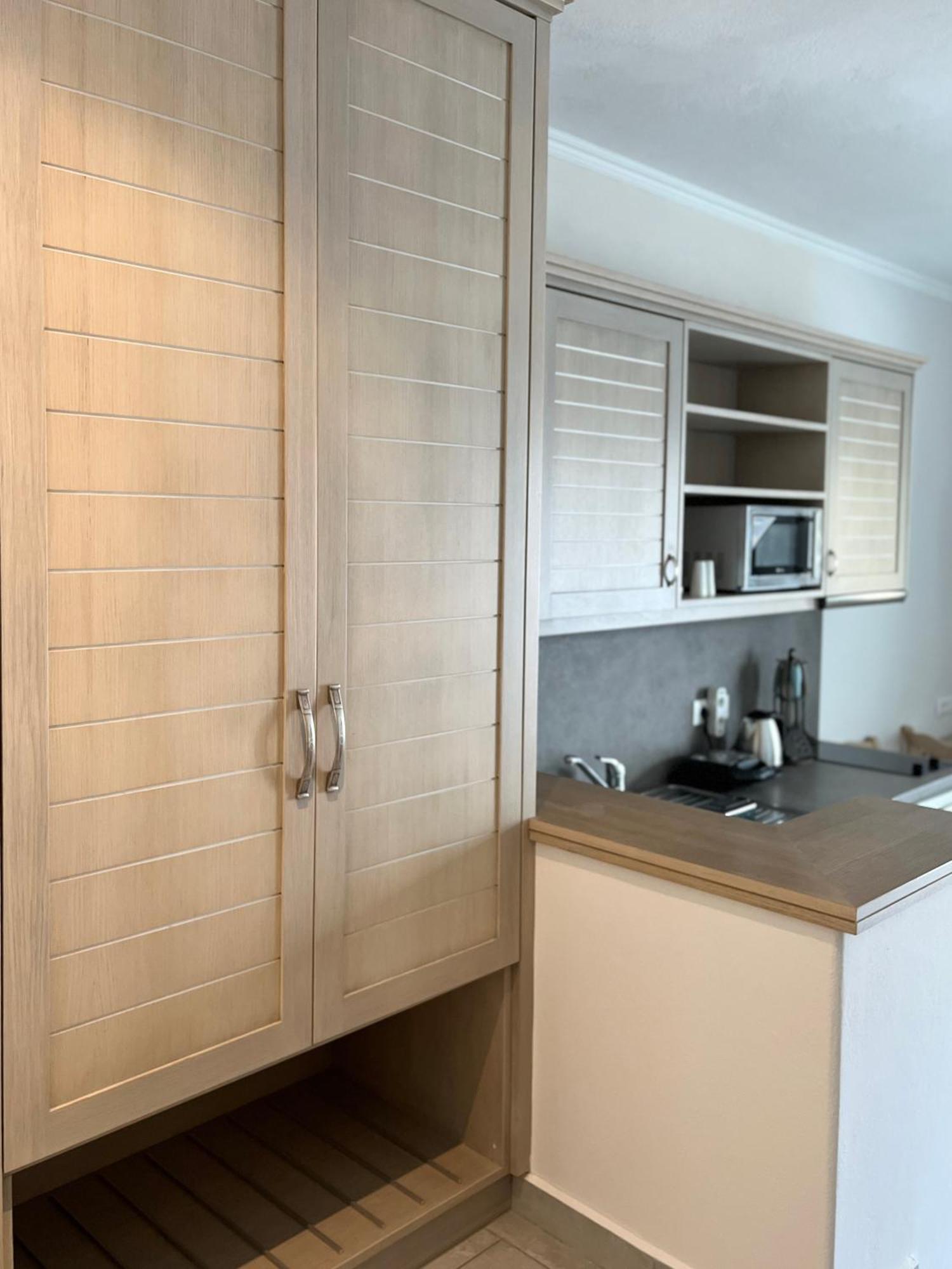 Alona Luxury *