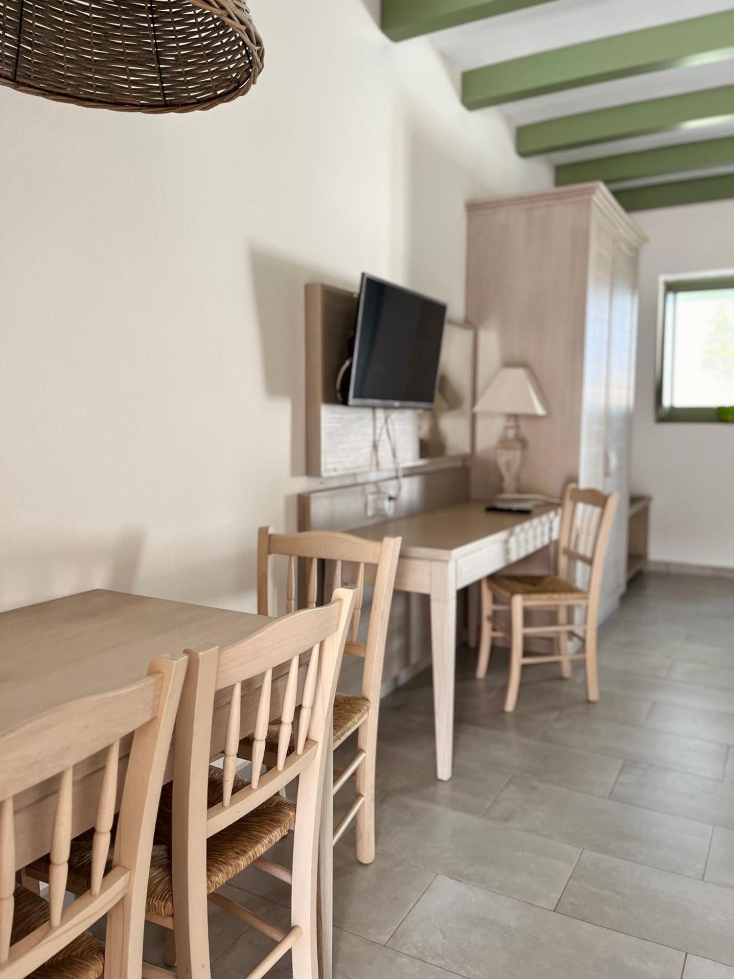 Alona Luxury Apartment